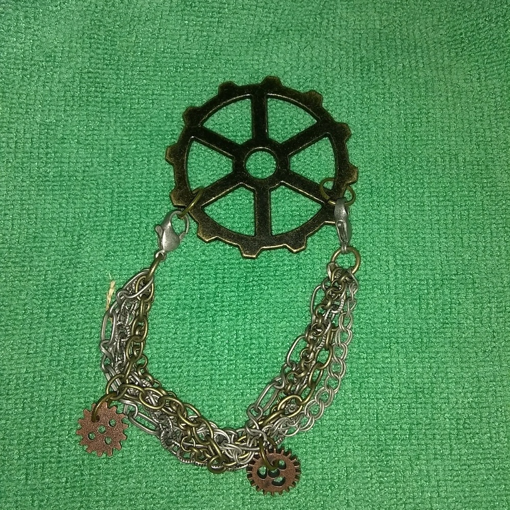 Funky gear charm bracelet
